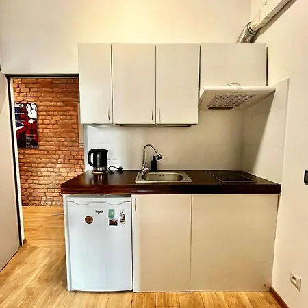 Bezagenta Centrum Хостел *